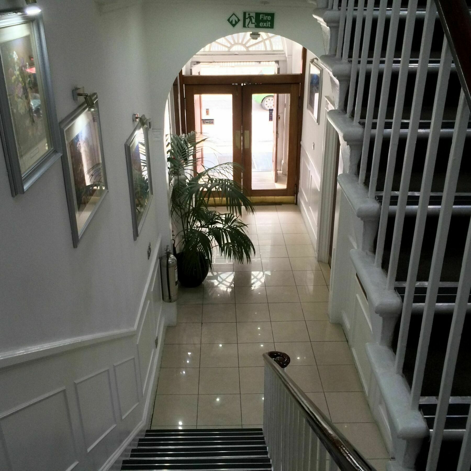 London Continental Hotel Buitenkant foto